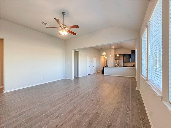 3rd image of 1707 Prairie Ridge Ct