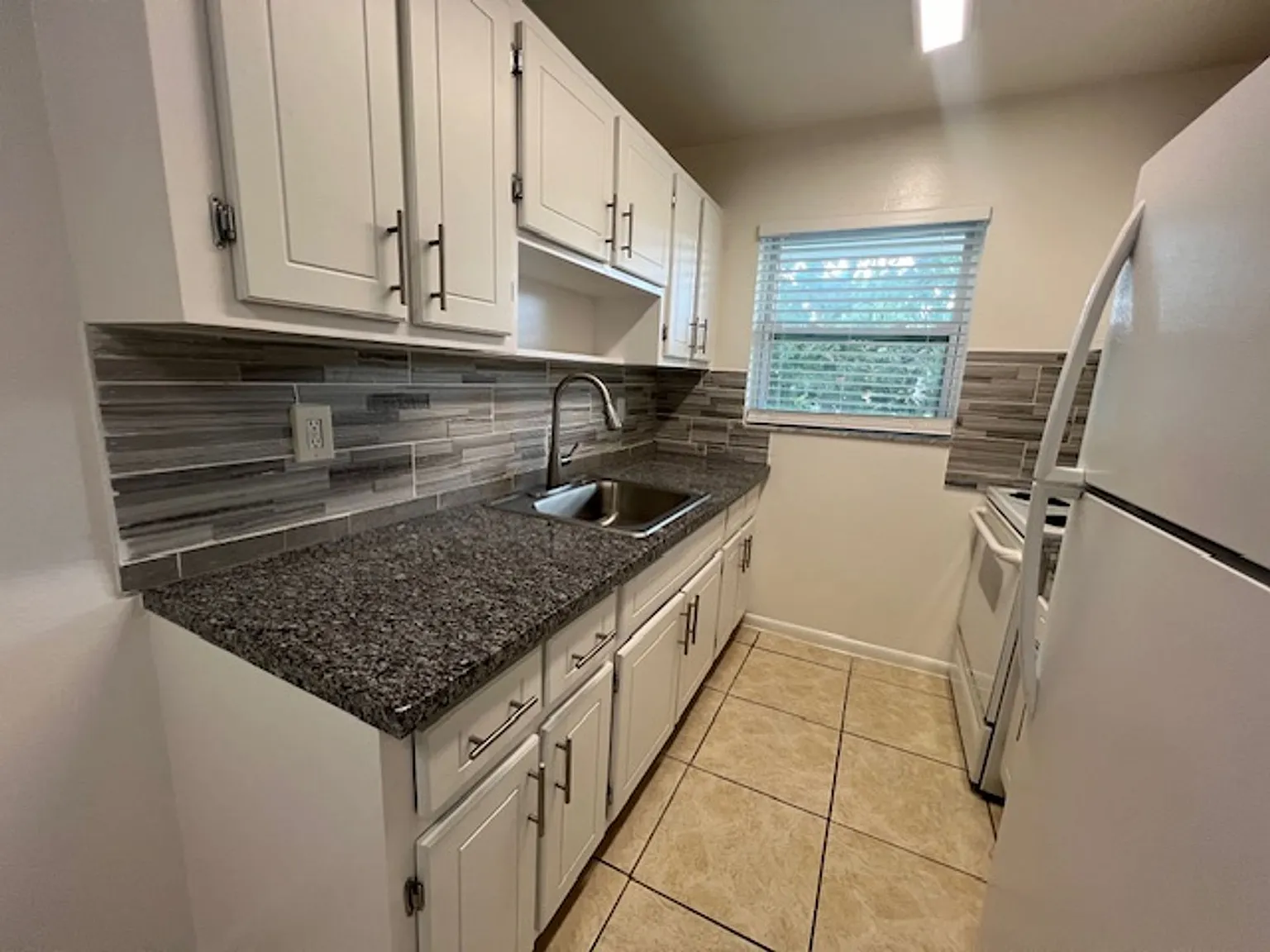523 S K St Lake Worth, FL 33460 — Photo 1