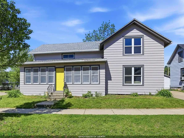 1013 Wyman St, New London, WI 54961
