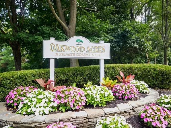 13 Pine Street, Huntington, NY 11743