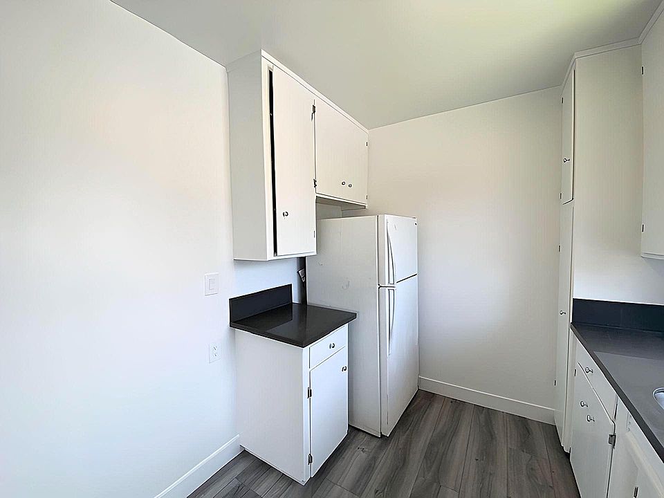1st image of 914 N Cedar St #2