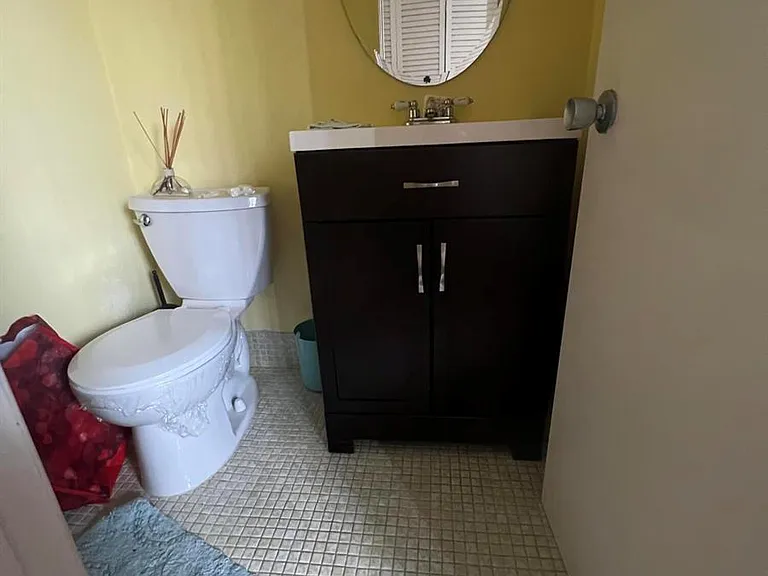 165 Easthampton G — Photo 10
