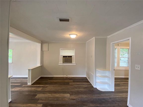 5th image of 3204 E Shadowlawn Ave