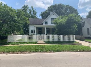 901 W Taylor St, Bloomington, IL