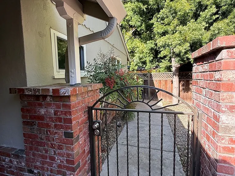33 Mary Ct — Photo 14