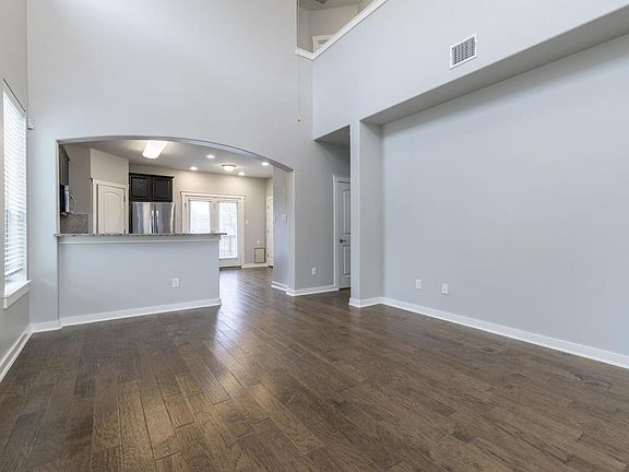 3rd image of 2001 Faro Dr APT 26