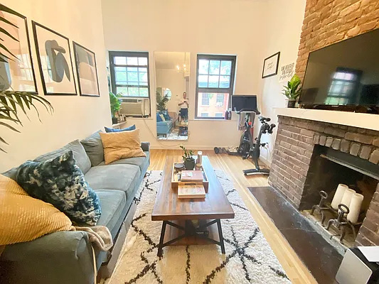Rented by J PRESTON AND ASSOCIATES INC | media 1