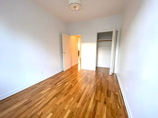 Rented by EXR | media 15