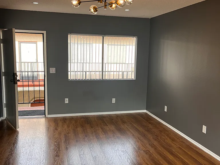 1435 E Wilson Ave #203 — Photo 3