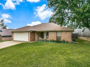 3007 Panhandle Dr, Grapevine, TX 76051