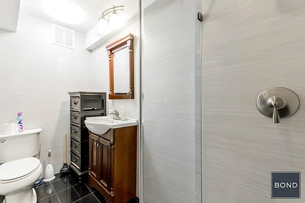 Rented by Bond New York | media 16