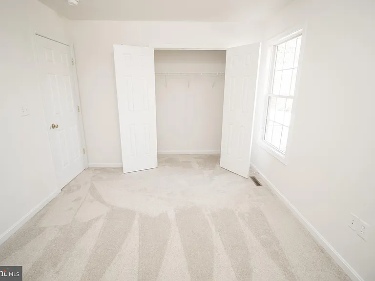 21421 Mary Margaret Ct — Photo 32