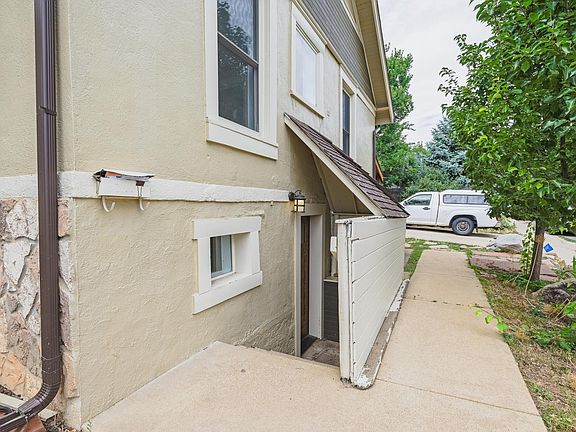 2507 9th Street, Unit B (Garden Level Basement) Entrance