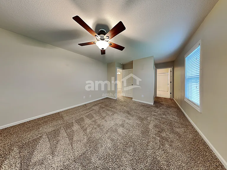 128 Heartstone Cir — Photo 9