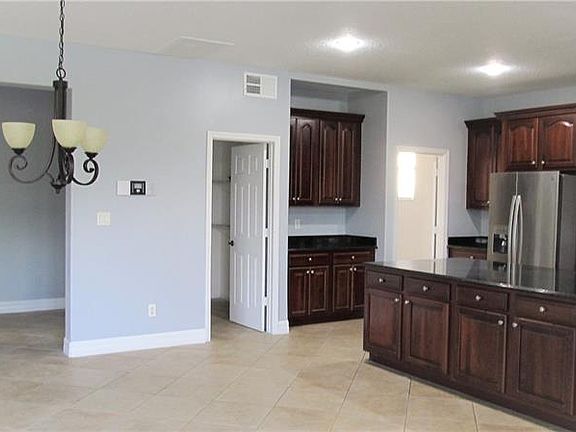 5th image of 1721 Woodlark Way