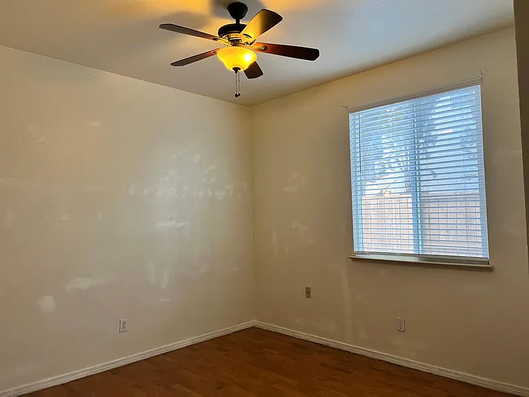 1717 Carousel Dr — Photo 14
