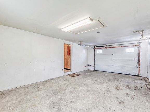 4th image of 3419 Georgetown Rd