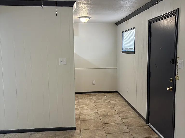 2150 Merriman St — Photo 2