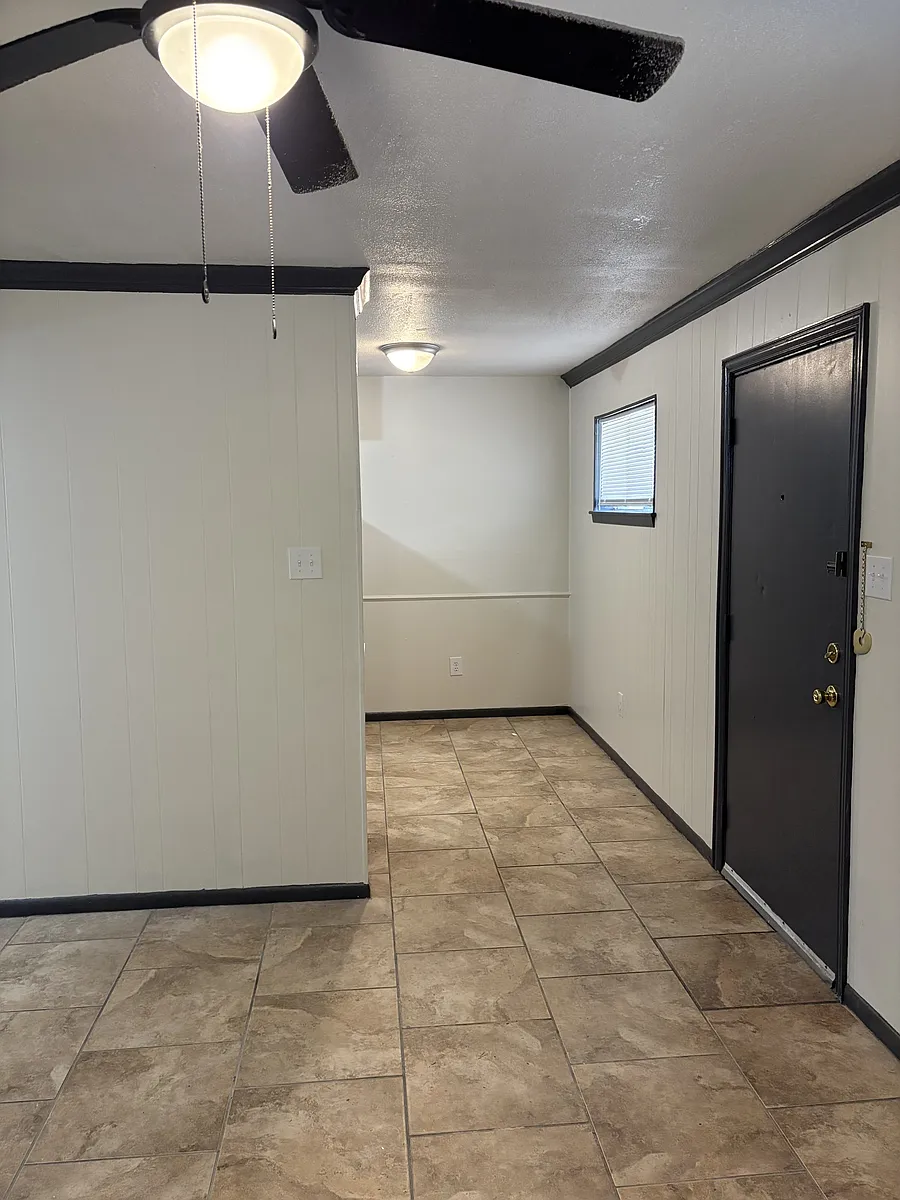 Building Photo - 2140 Merriman St