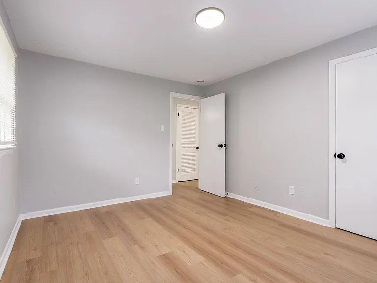 Bedroom (Renovated)