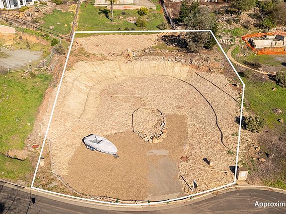 4th image of 3512 NE Hanover Place