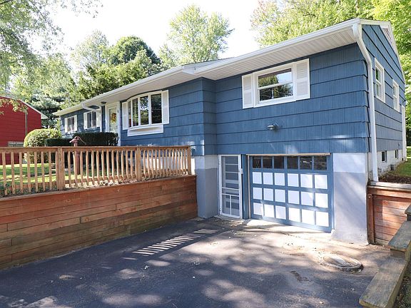 5th image of 18 Birchwood Dr