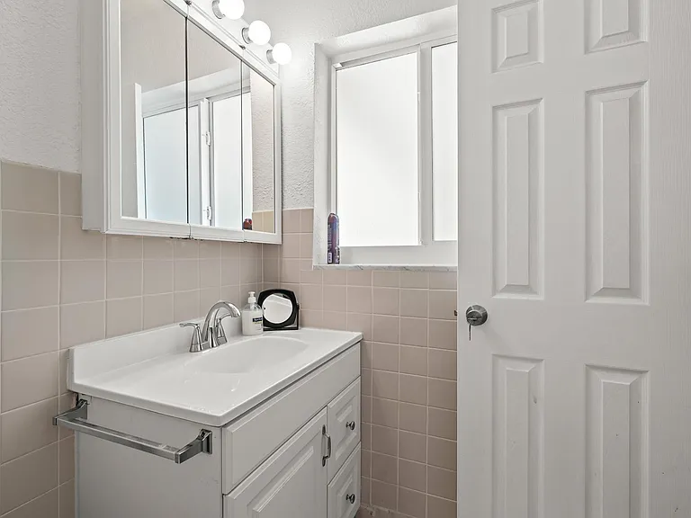 2100 NE 38th St #243 — Photo 27