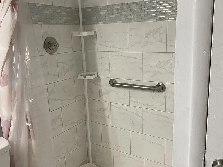 33 Stonehenge Cir #3 — Photo 16