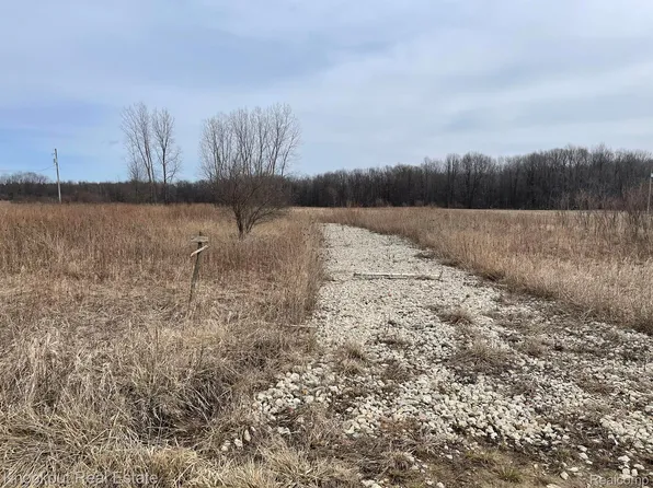 13176 Henderson Rd, Otisville, MI 48463