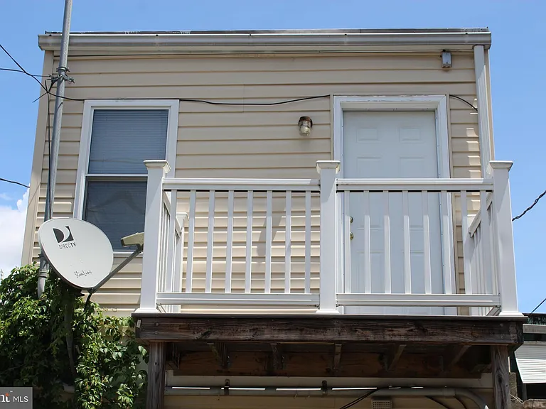 604 S Luzerne Ave — Photo 17