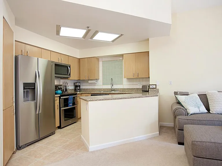 655 Columbia St #411 — Photo 3
