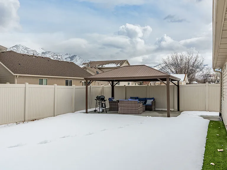 120 N Century Dr — Photo 24