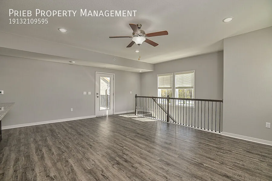 Parkview Apartments - Available November 20th — Photo 4