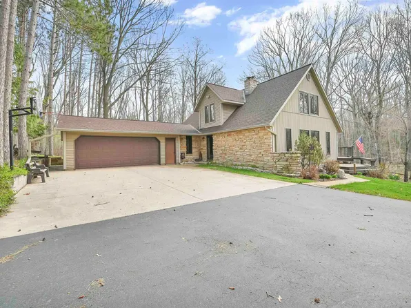 5620 Linda Ln, Little Suamico, WI 54141