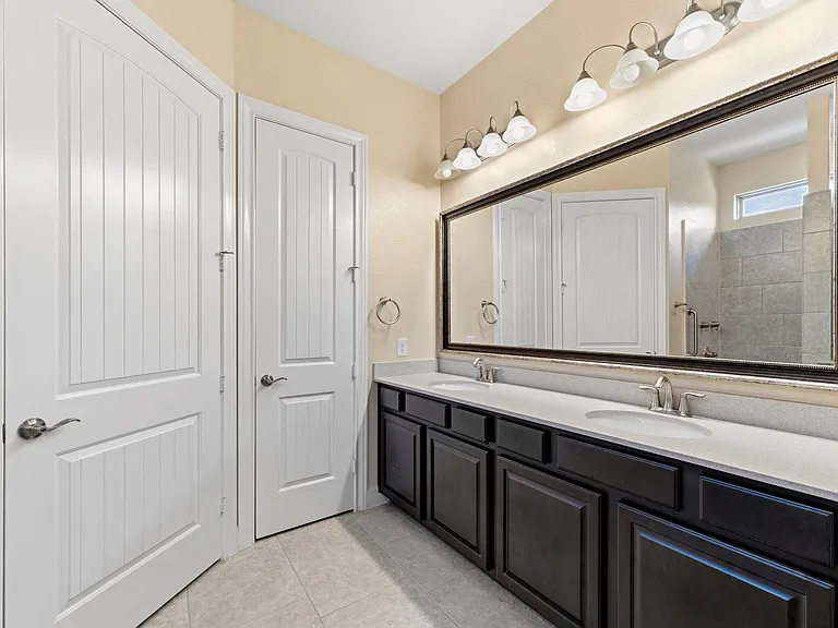 316 Connemara Dr — Photo 18