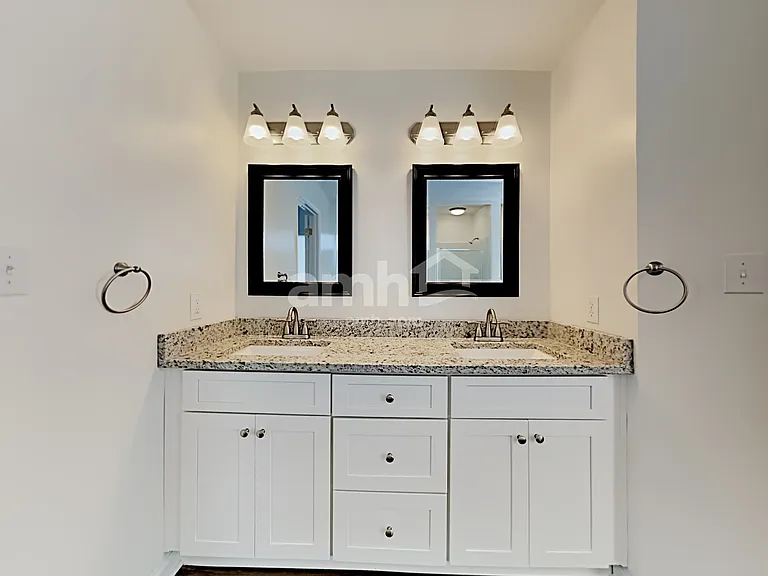 1838 Oak Springs Dr — Photo 9