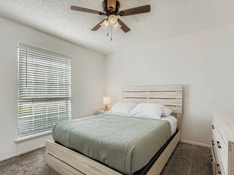1711 Windsong Trl — Photo 15