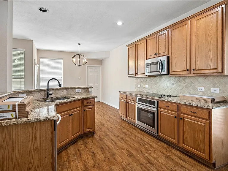2413 Aberdeen Ave — Photo 11