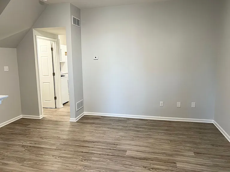 1160 Dohrman St #1 — Photo 8