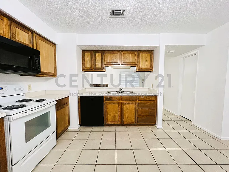 929 W Hickory St #A-5 — Photo 10