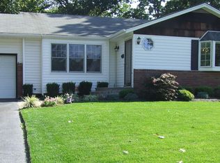 19 Crocus Ln, Commack, NY 11725