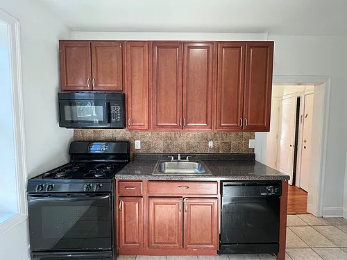 485 Garfield Ave Photo 1