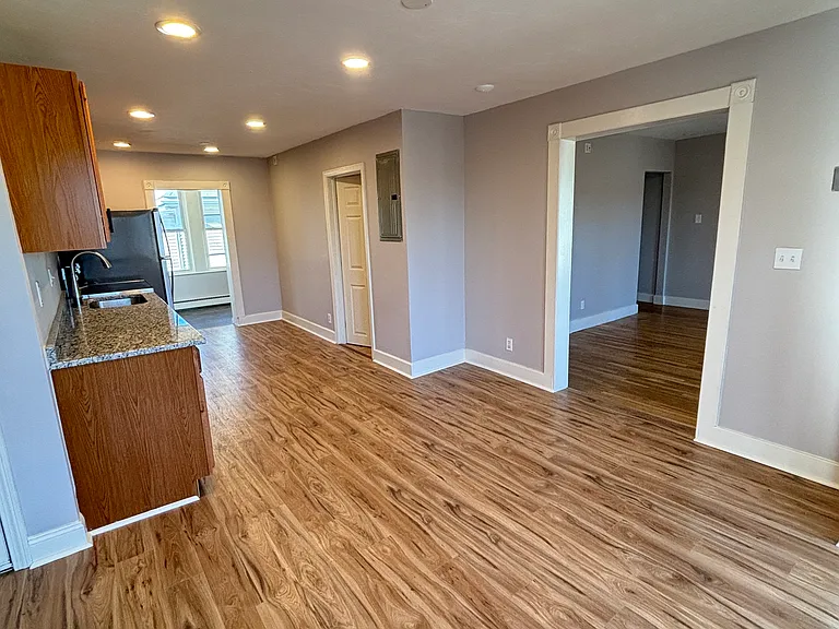 713 Metropolitan Ave #2 — Photo 15