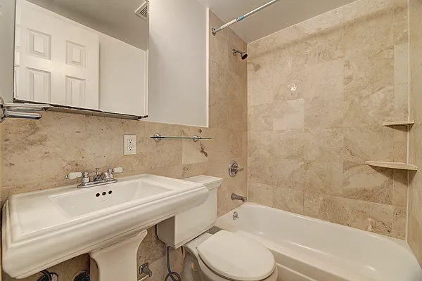 Rented by REAL New York | media 69