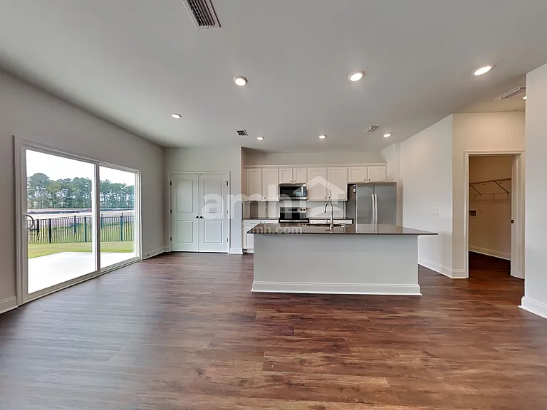 547 Plumeria Ln — Photo 5