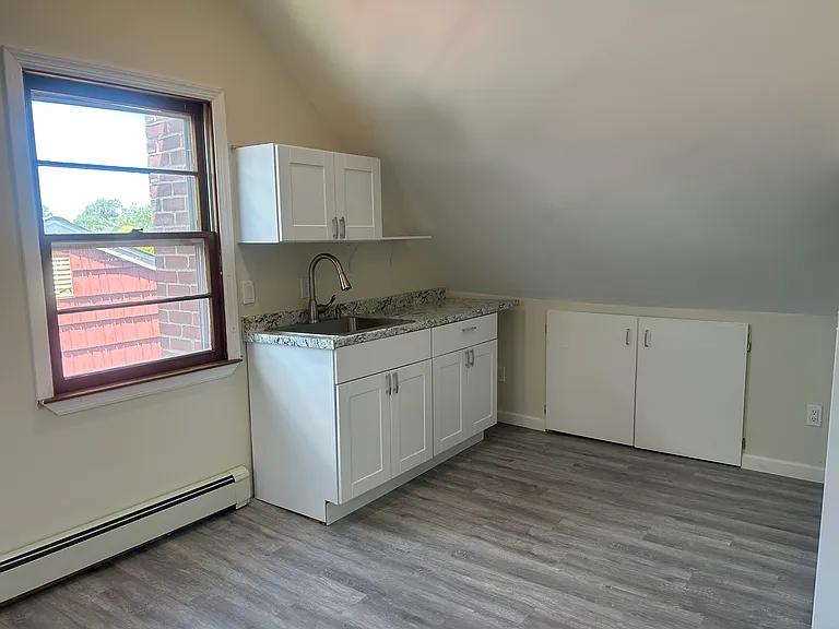 548 S 16th St #2 — Photo 3