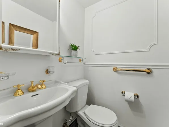 169 East 69th Street image 7 of 17