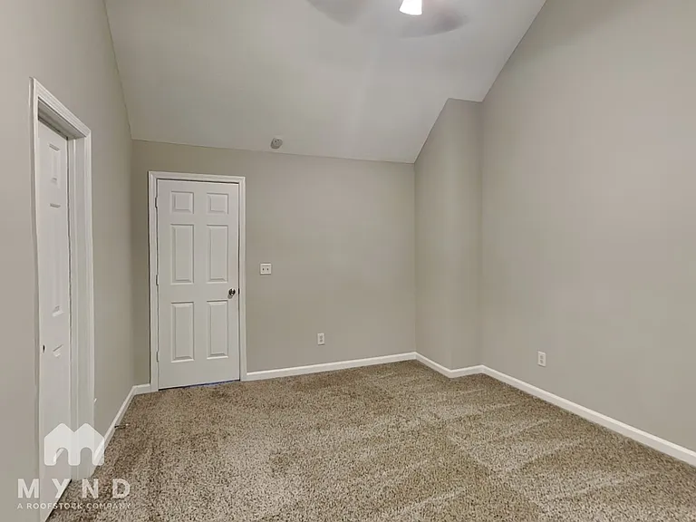 1013 Vineyard Walk — Photo 13