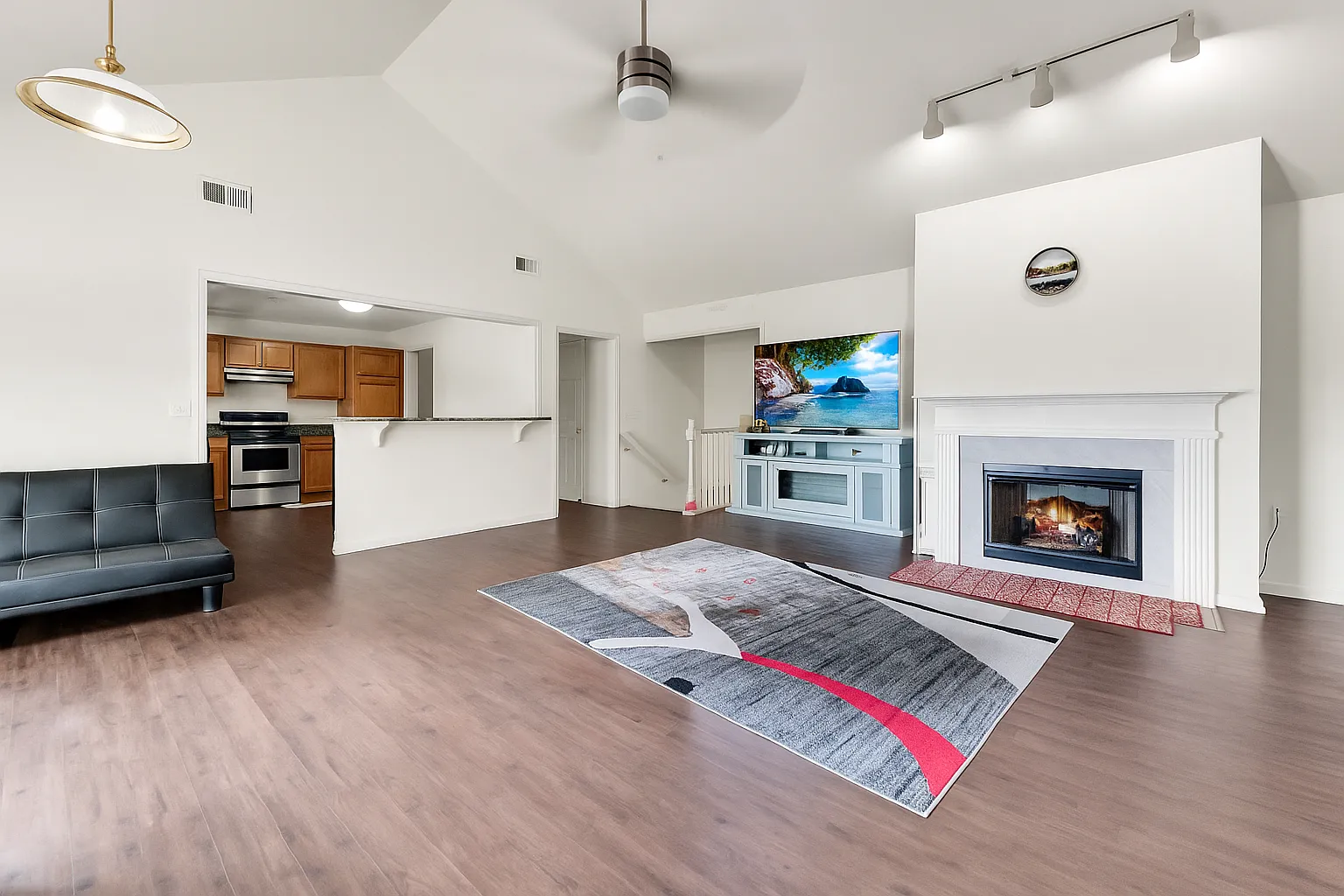2 bed, 1490 sqft, $2,250 — Photo 4