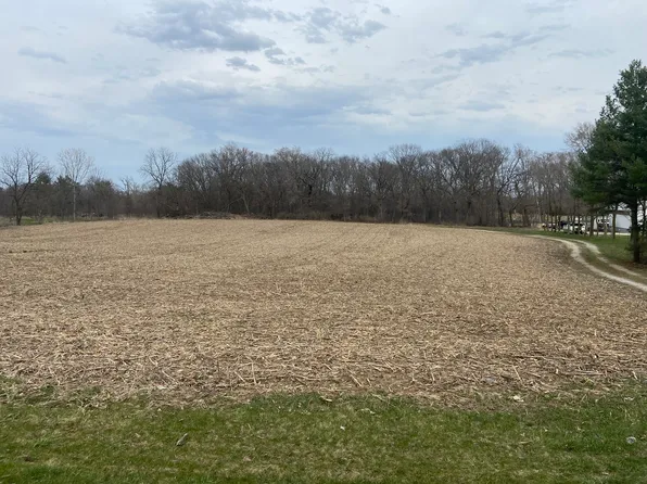 6312 Johnsburg Rd, Spring Grove, IL 60081